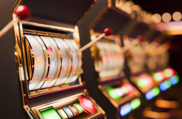 Live Casino Hold'em dealer table with HD streaming at slot mpo888